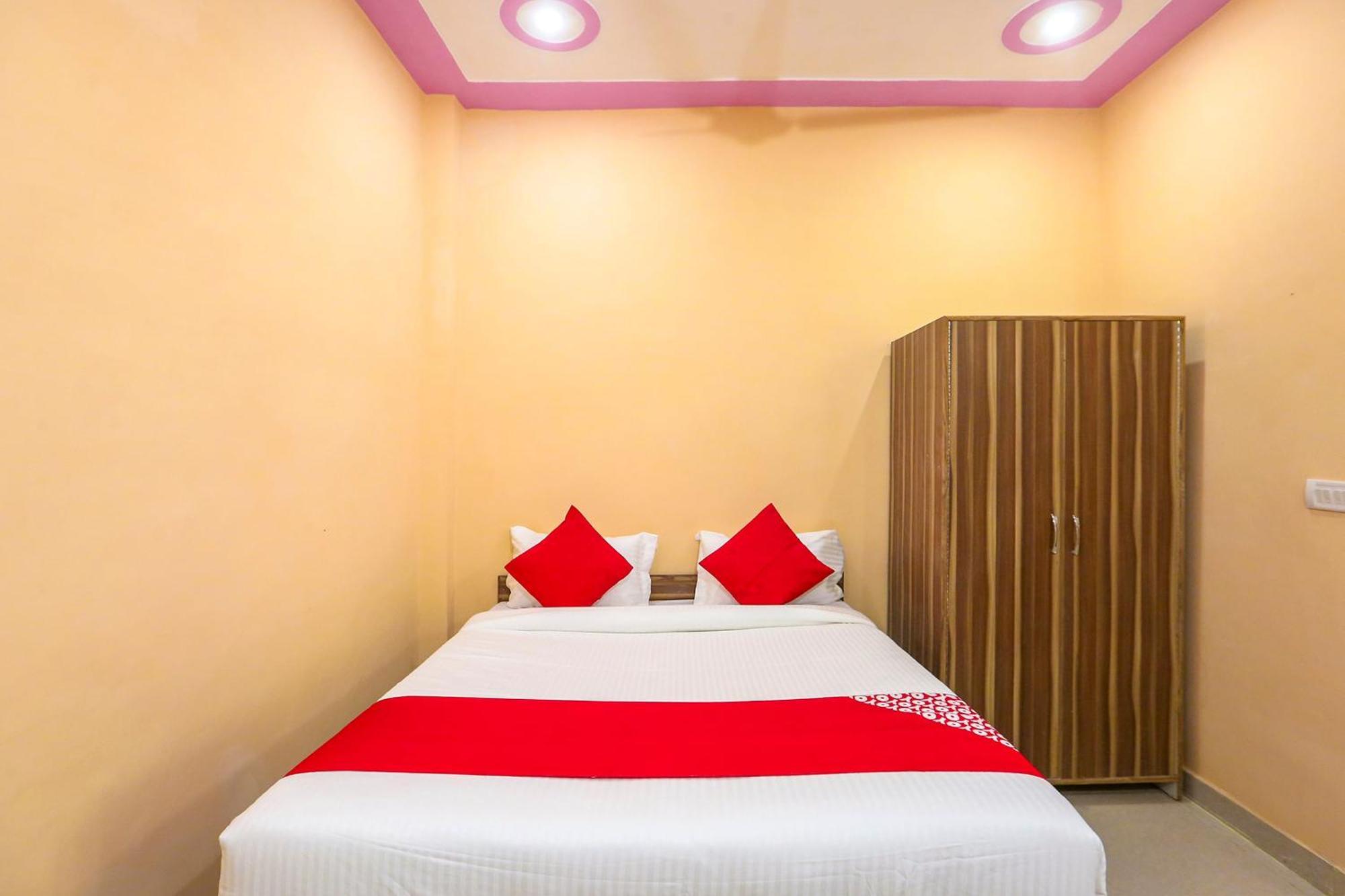Hotel O Royal Villa Гургаон Экстерьер фото