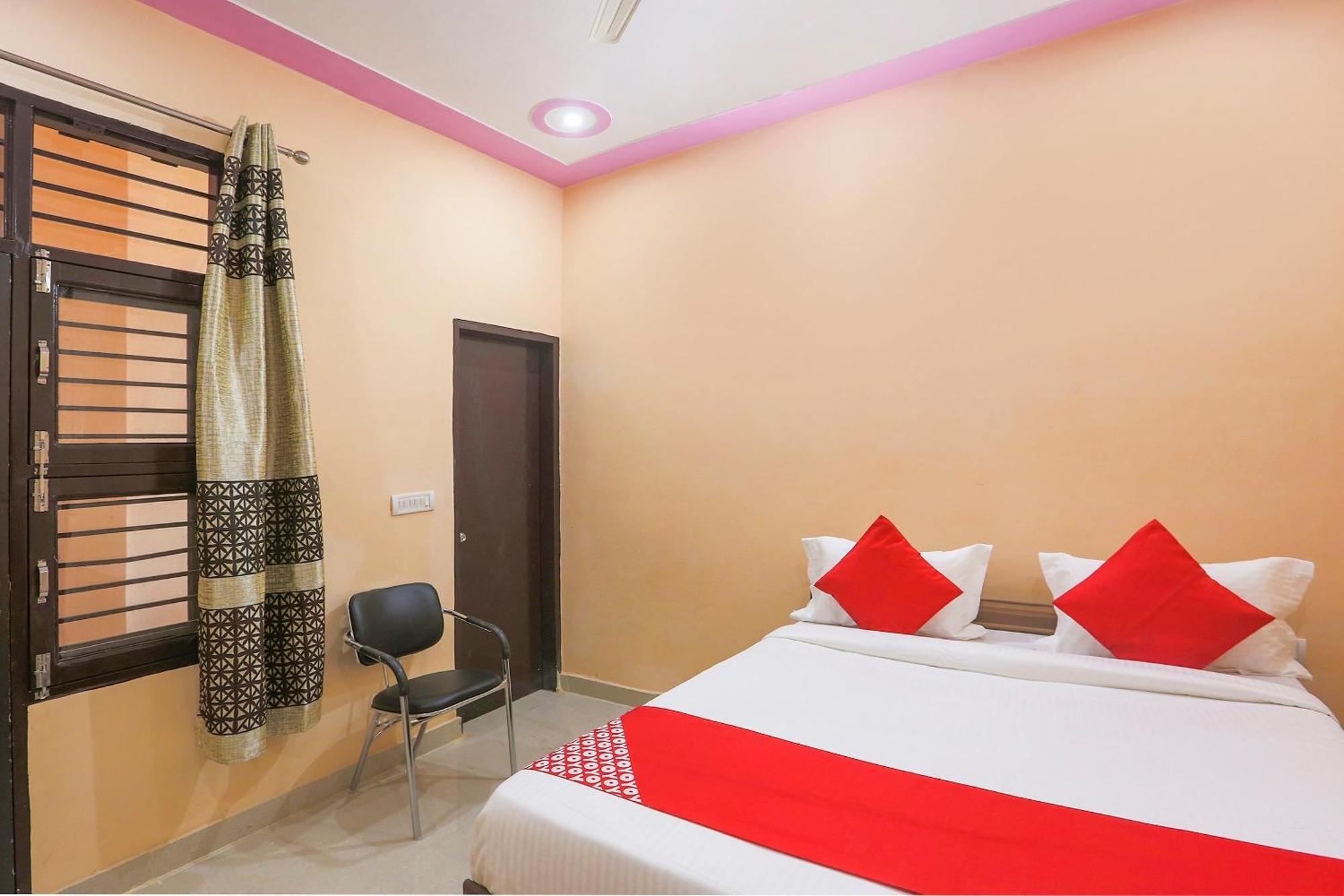 Hotel O Royal Villa Гургаон Экстерьер фото
